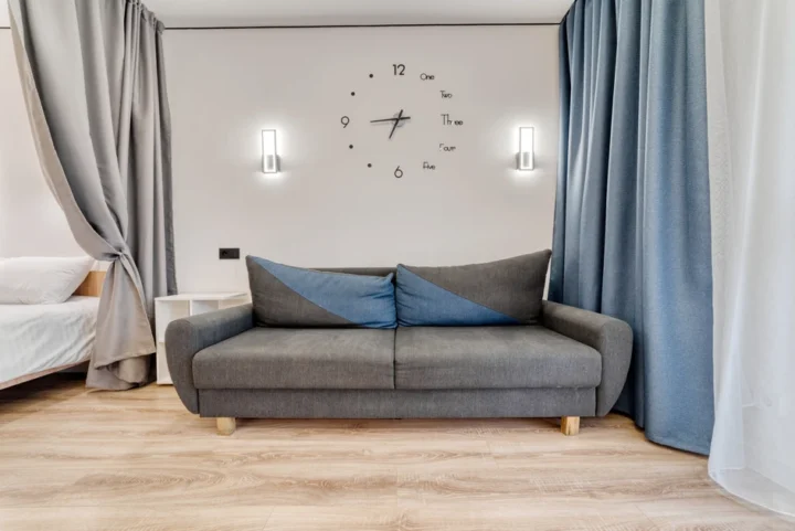 Интерьер квартиры-студии на сутки по адресу: Минск, ул. Братская, 15