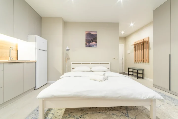 Short-term studio apartment at 23 Igorya Luchenka Str., Minsk