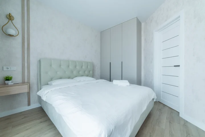 Short-term studio apartment at 28 Igorya Luchenka Str., Minsk