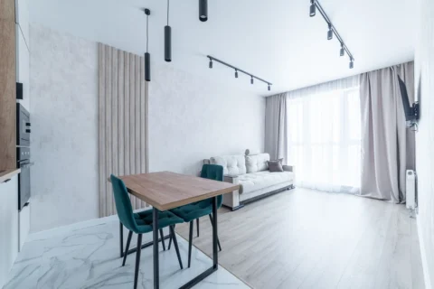 Интерьер квартиры-студии на сутки по адресу: Минск, ул. Игоря Лученка, 28