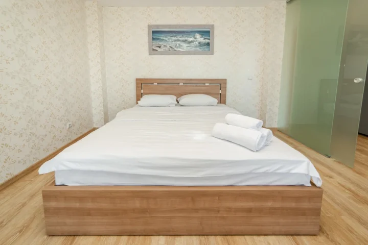 Интерьер квартиры-студии на сутки по адресу: Минск, ул. Левкова, 45