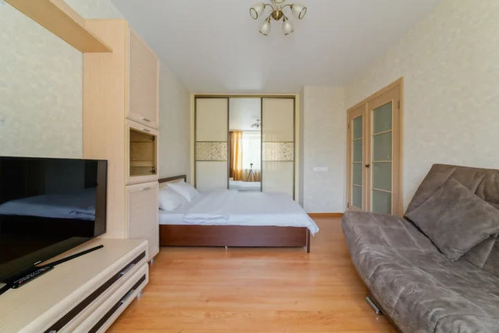 Short-term 1-bedroom apartment at 52 Nezavisimosti Ave., Minsk