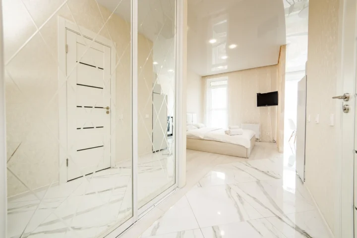 Интерьер квартиры-студии на сутки по адресу: Минск, ул. Николы Теслы, 6