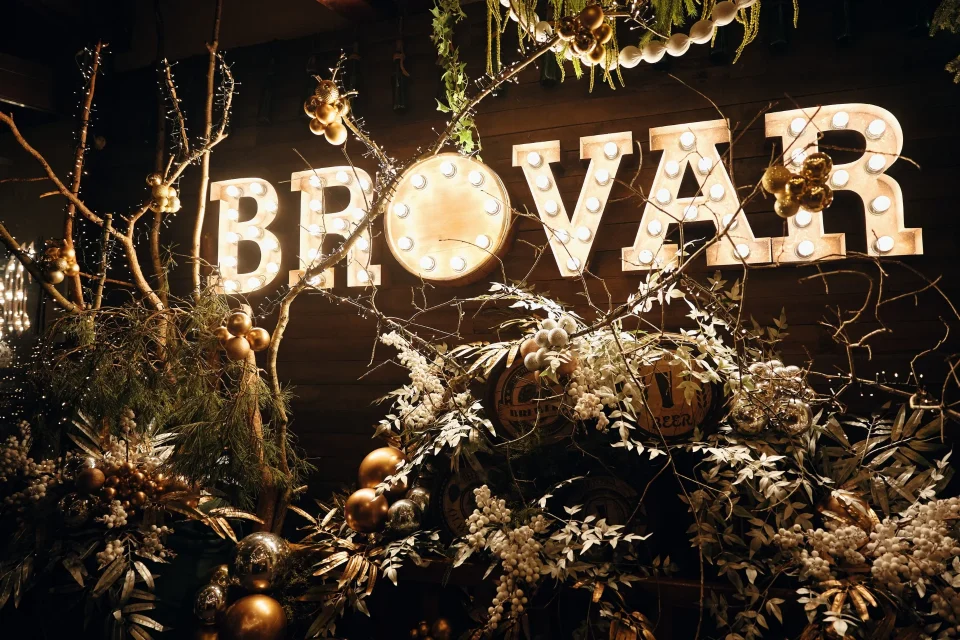 Новогодняя декорация ресторана Раковский Бровар