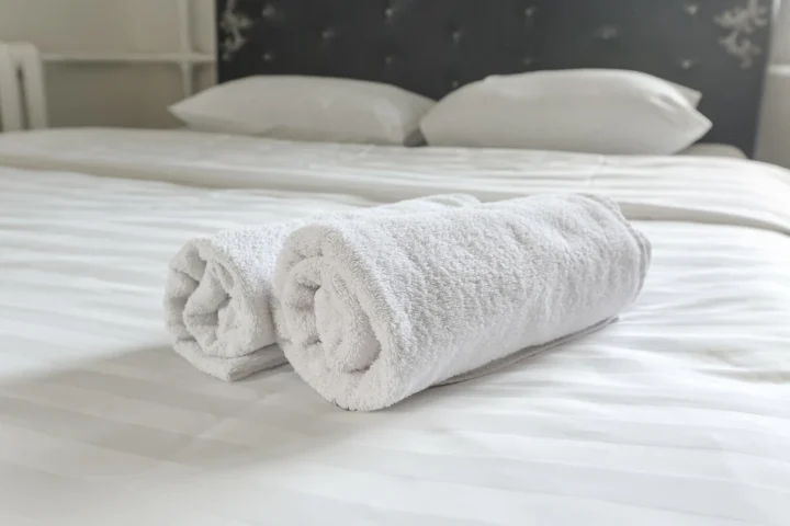 Интерьер квартиры-студии на сутки по адресу: Минск, ул. Сурганова, 36