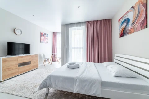 Интерьер квартиры-студии на сутки по адресу: Минск, ул. Игоря Лученка, 19