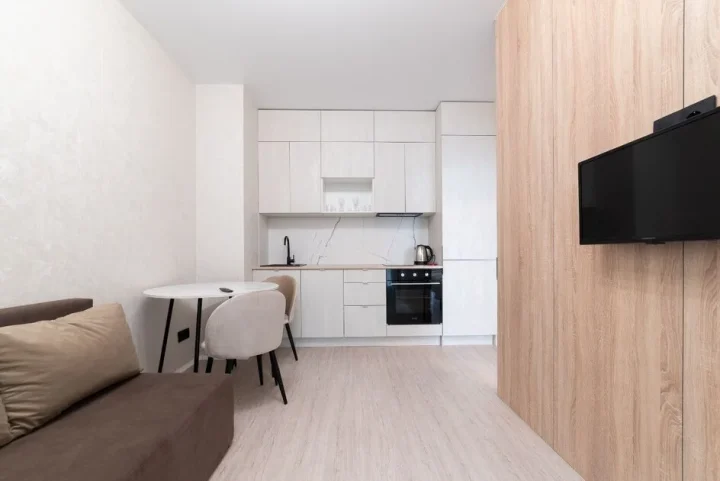 Short-term studio apartment at 11 Bratskaya Str., Minsk