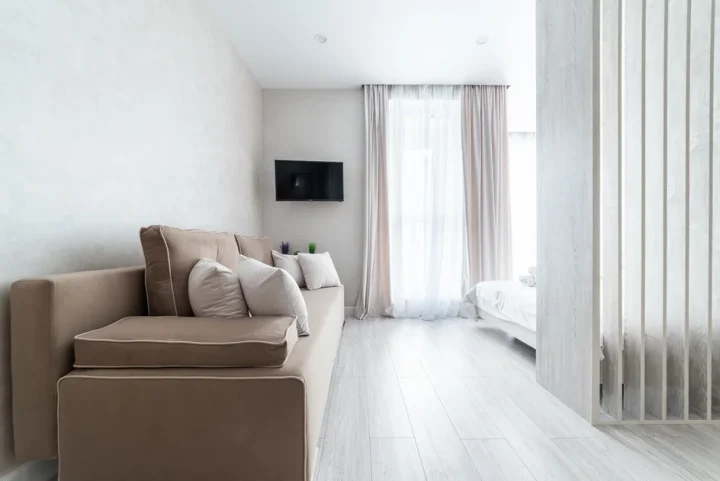 Интерьер квартиры-студии на сутки по адресу: Минск, ул. Игоря Лученка, 25