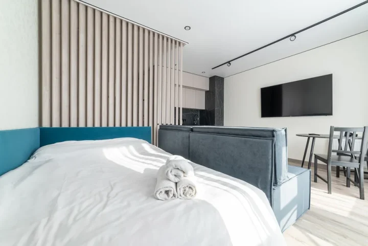 Интерьер квартиры-студии на сутки по адресу: Минск, ул. Николы Теслы, 20