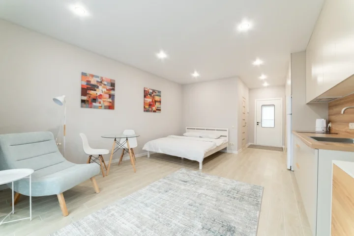 Интерьер квартиры-студии на сутки по адресу: Минск, ул. Николы Теслы, 20