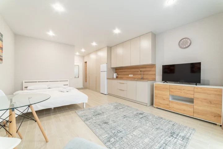 Интерьер квартиры-студии на сутки по адресу: Минск, ул. Николы Теслы, 20