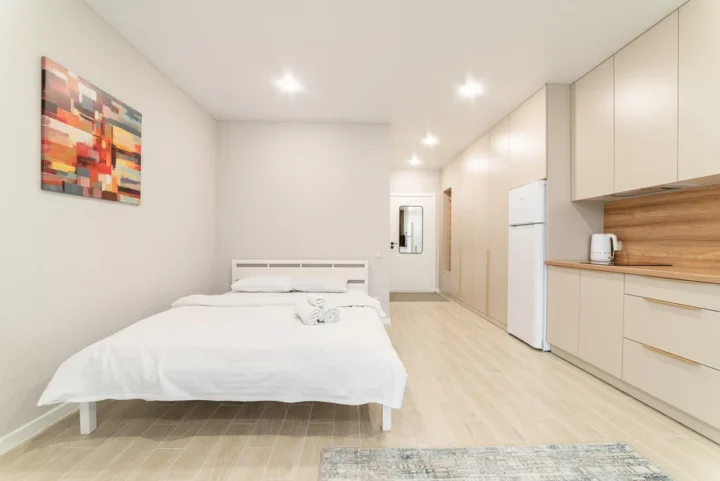 Интерьер квартиры-студии на сутки по адресу: Минск, ул. Николы Теслы, 20